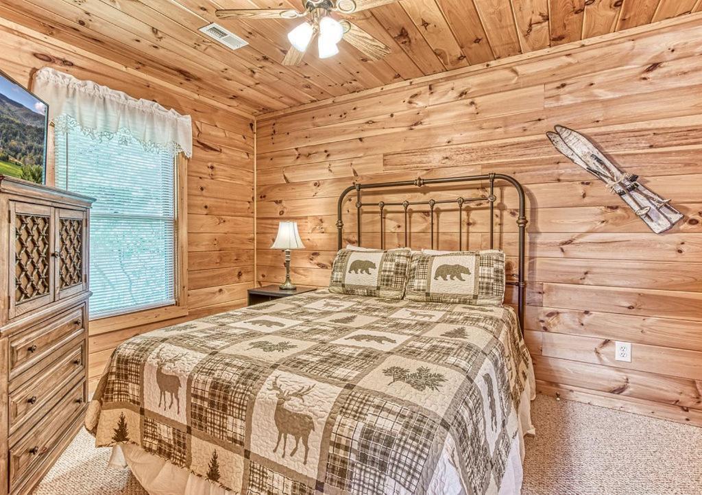 Smoky Mountain Gem Villa Gatlinburg Exterior photo